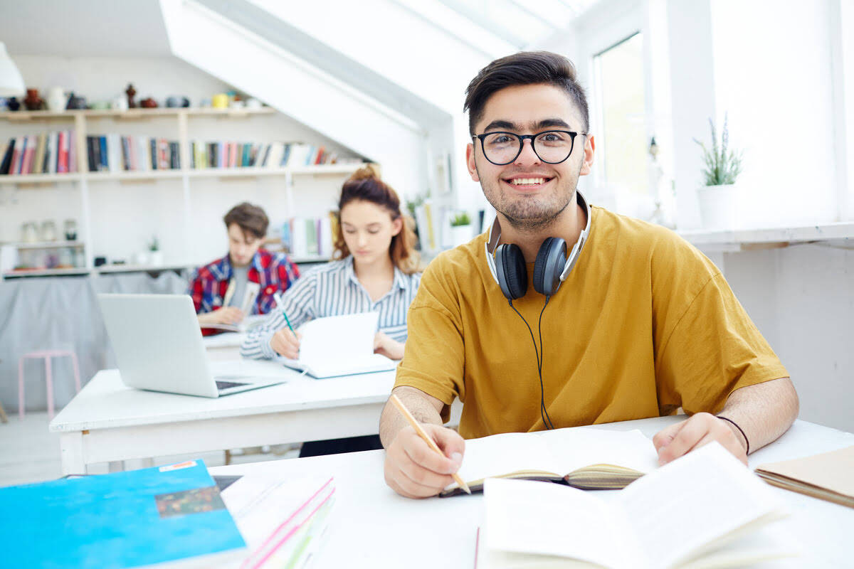 What Makes the Best Tutors in Melbourne Stand Out