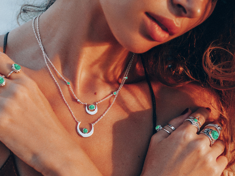 Green Elegance: Styling Malachite Jewelry for Each Occasion