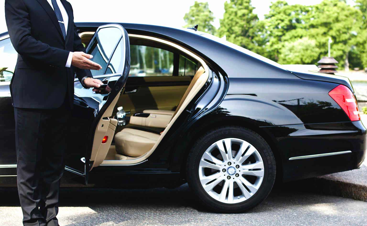 Smooth Airport Car Service with EliteRides