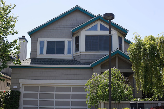 Roofer in Marin County