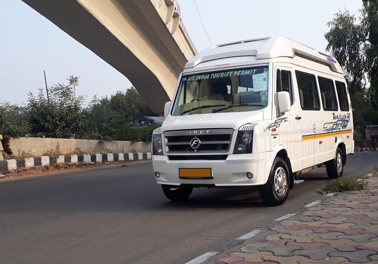 What to Expect When Renting a Tempo Traveller in Delhi