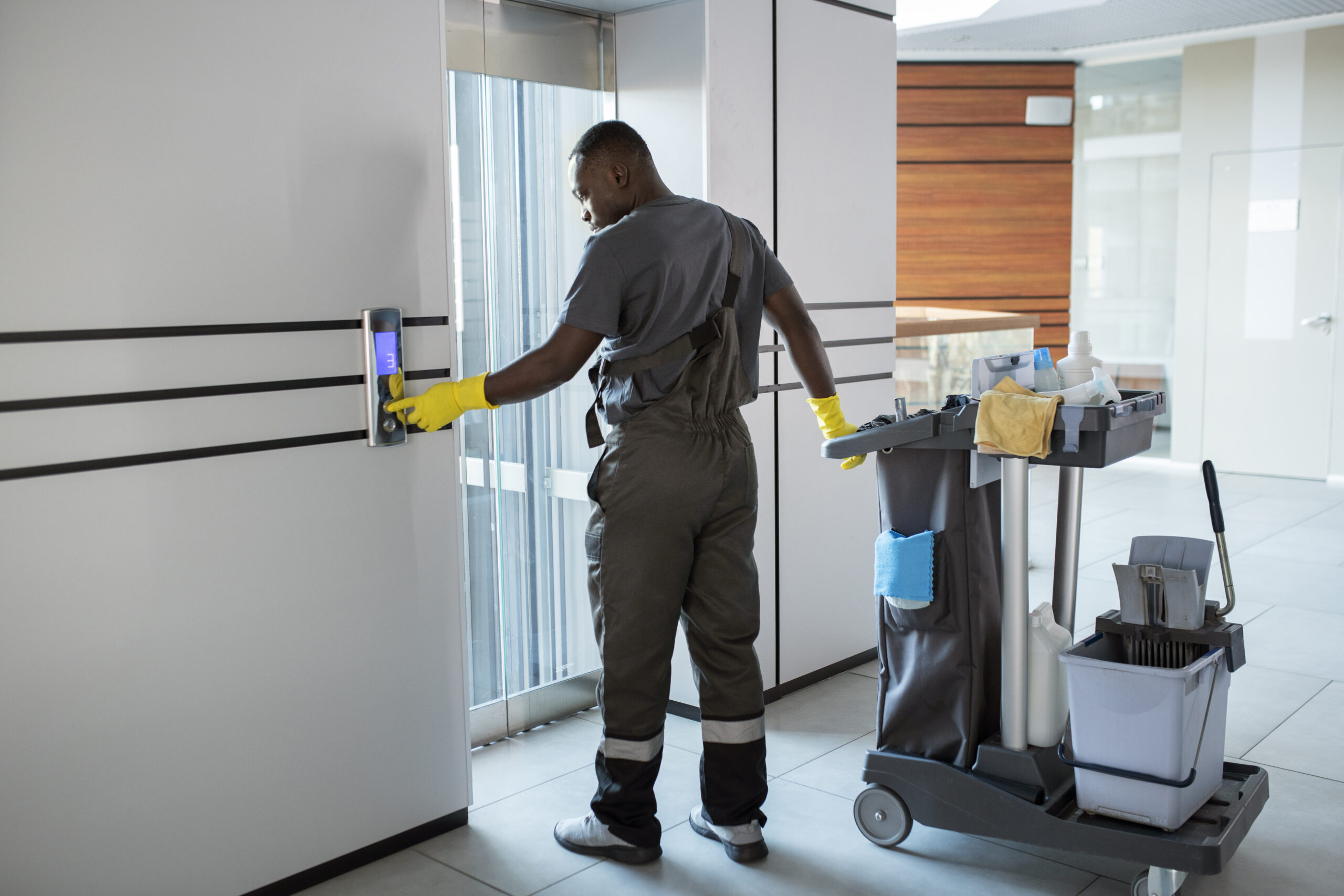 How Can Commercial Cleaners Improve Workplace Productivity?