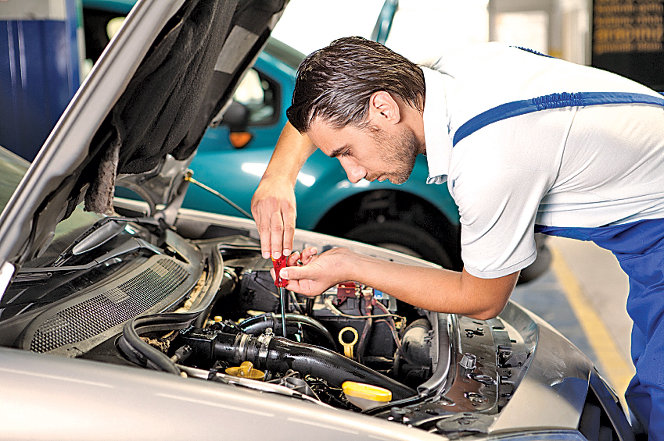 auto bodywork mechanic