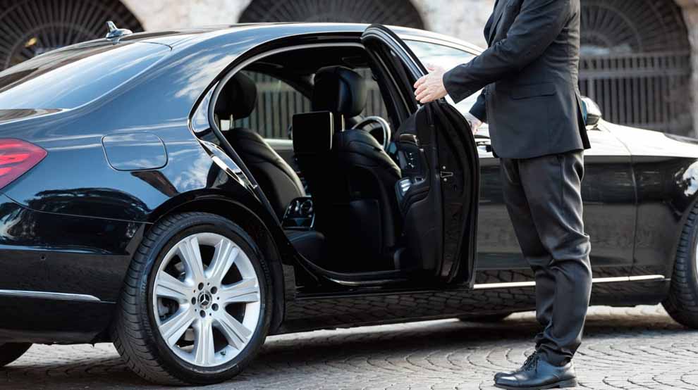 Limo Point-to-Point Service: Luxury, Convenience, and Comfort