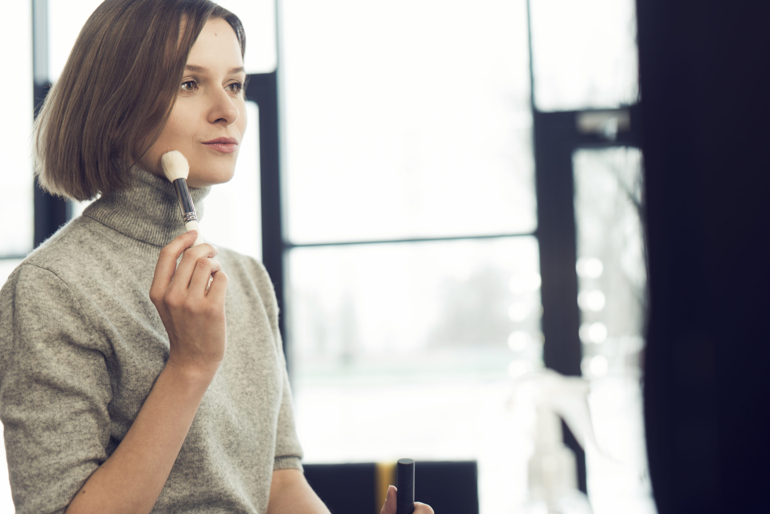 The Ultimate Guide to Face Powder: How to Choose the Right One for Your Skin Type