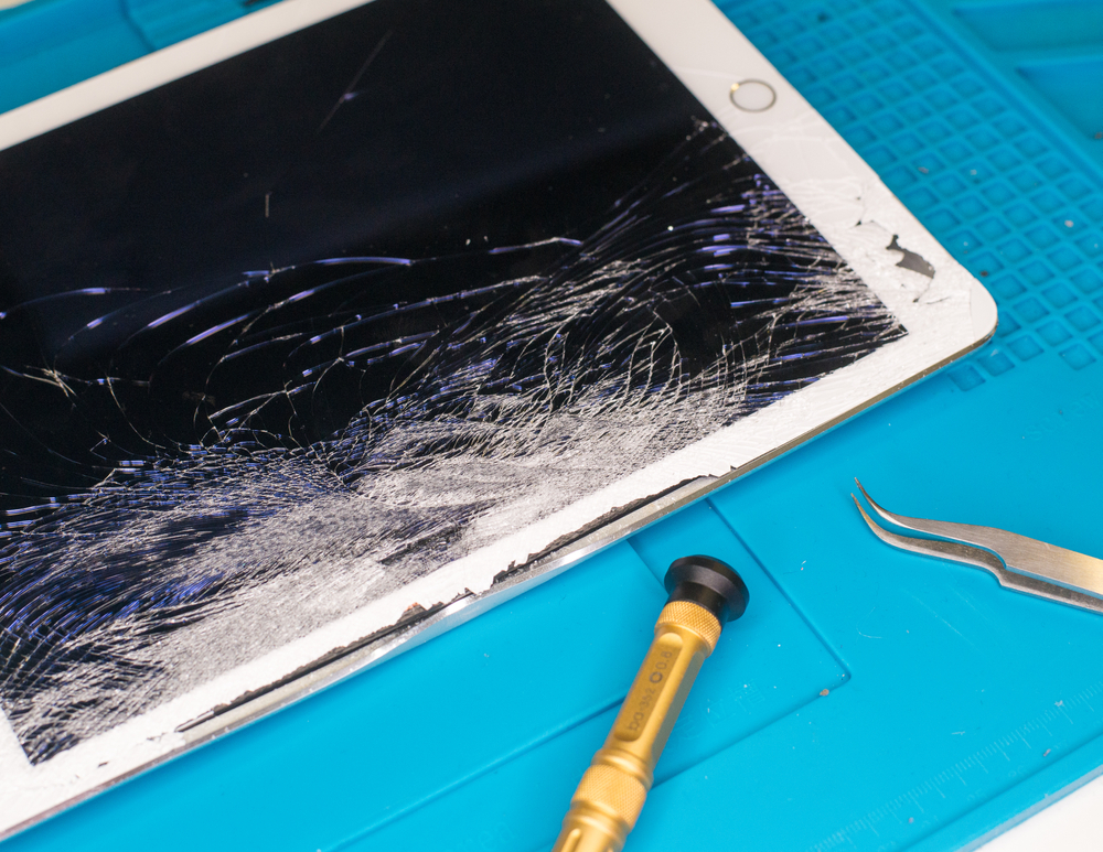 Cracked Screen? The Ultimate Guide to iPad Screen Repair in Canada