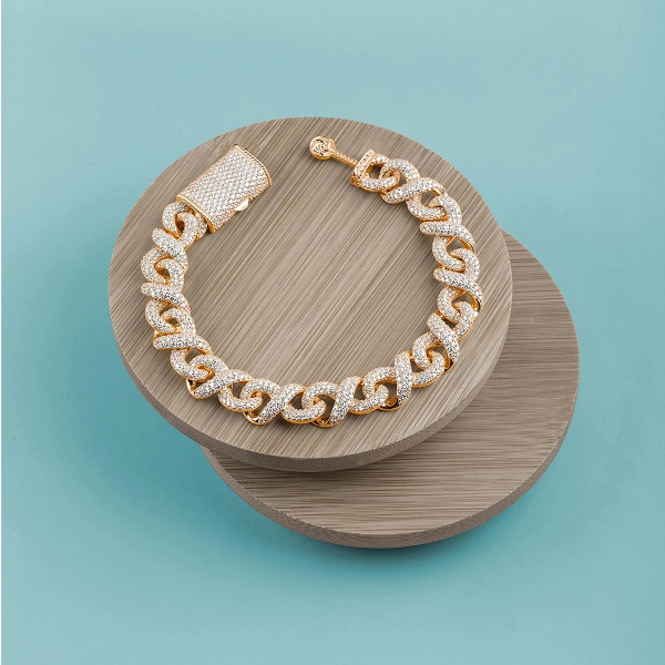 Personalized Father’s Day Jewelry Ideas He’ll Never Forget