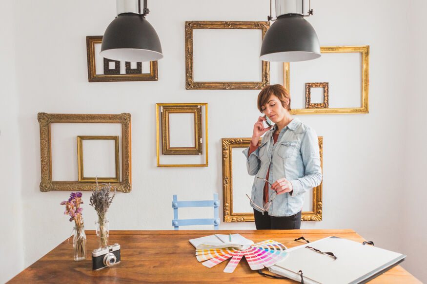 tips-to-match-photo frames-with-interior-themes-and-color- palettes