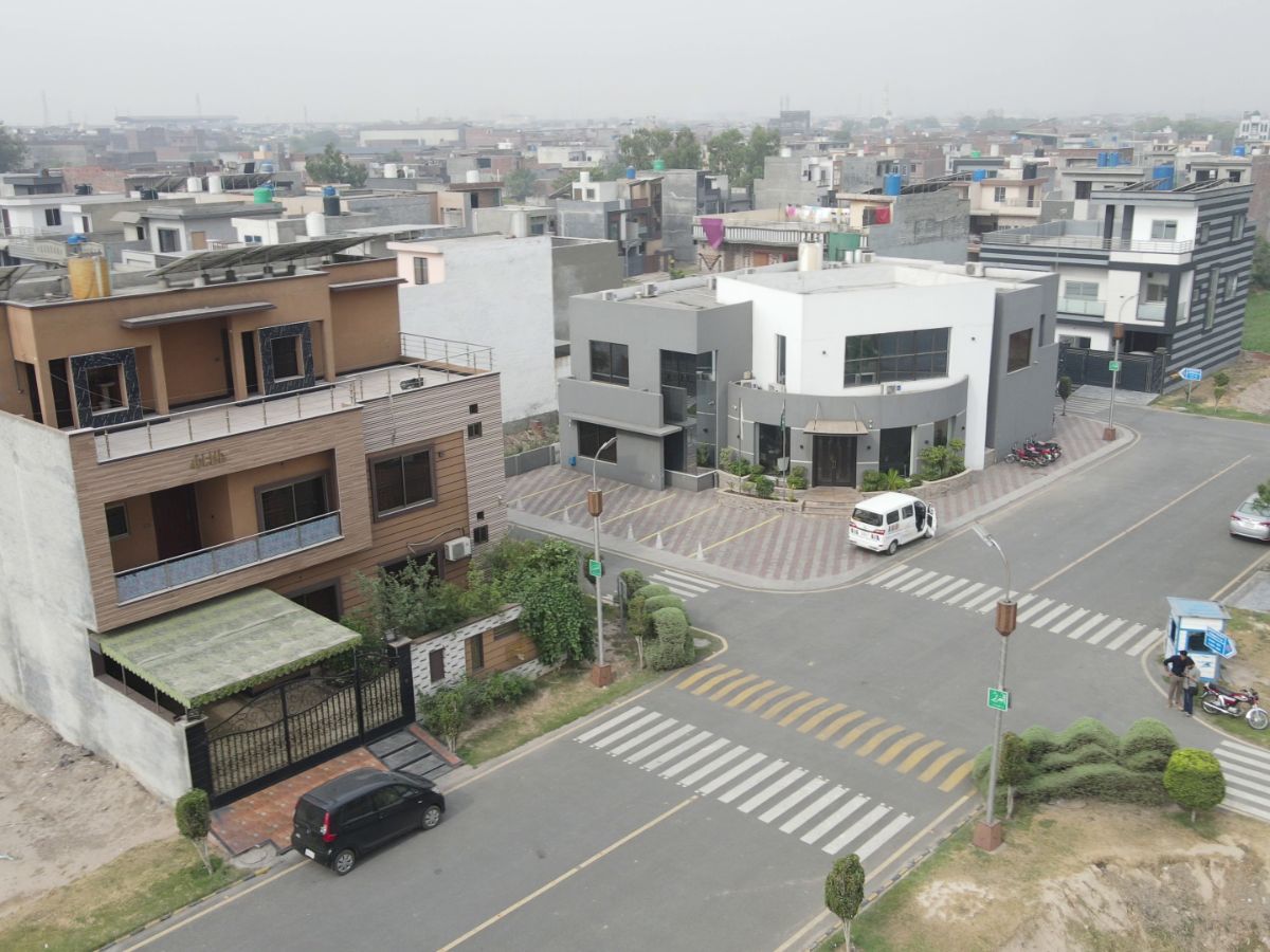 commercial property for sale in Lahore