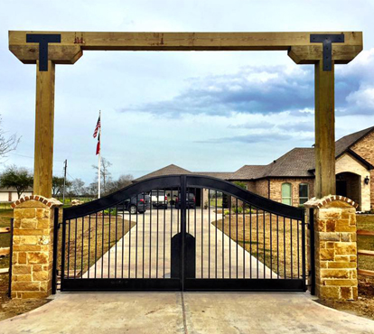 How to Choose the Right Wrought Iron Gate Style for Your Home Entrance