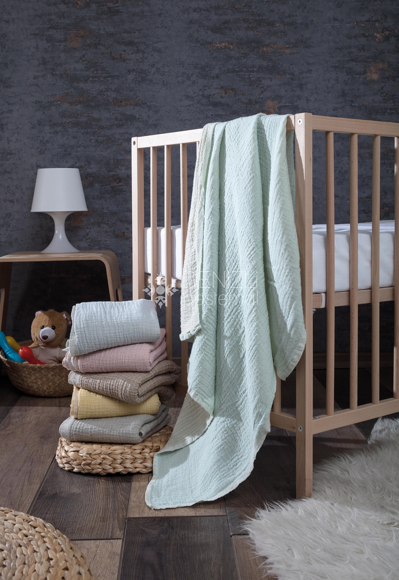 Buy Throw Blankets in Bulk – Wholesale Cozy Throws for Hotels, Offices, and Gift Sets