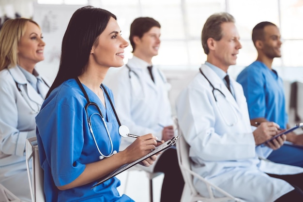 Doctor Home Visit: When to Choose Telemedicine Instead