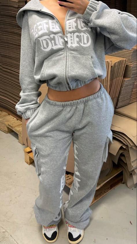 Trapstar Joggers: The Pinnacle of Urban Comfort and Streetwear