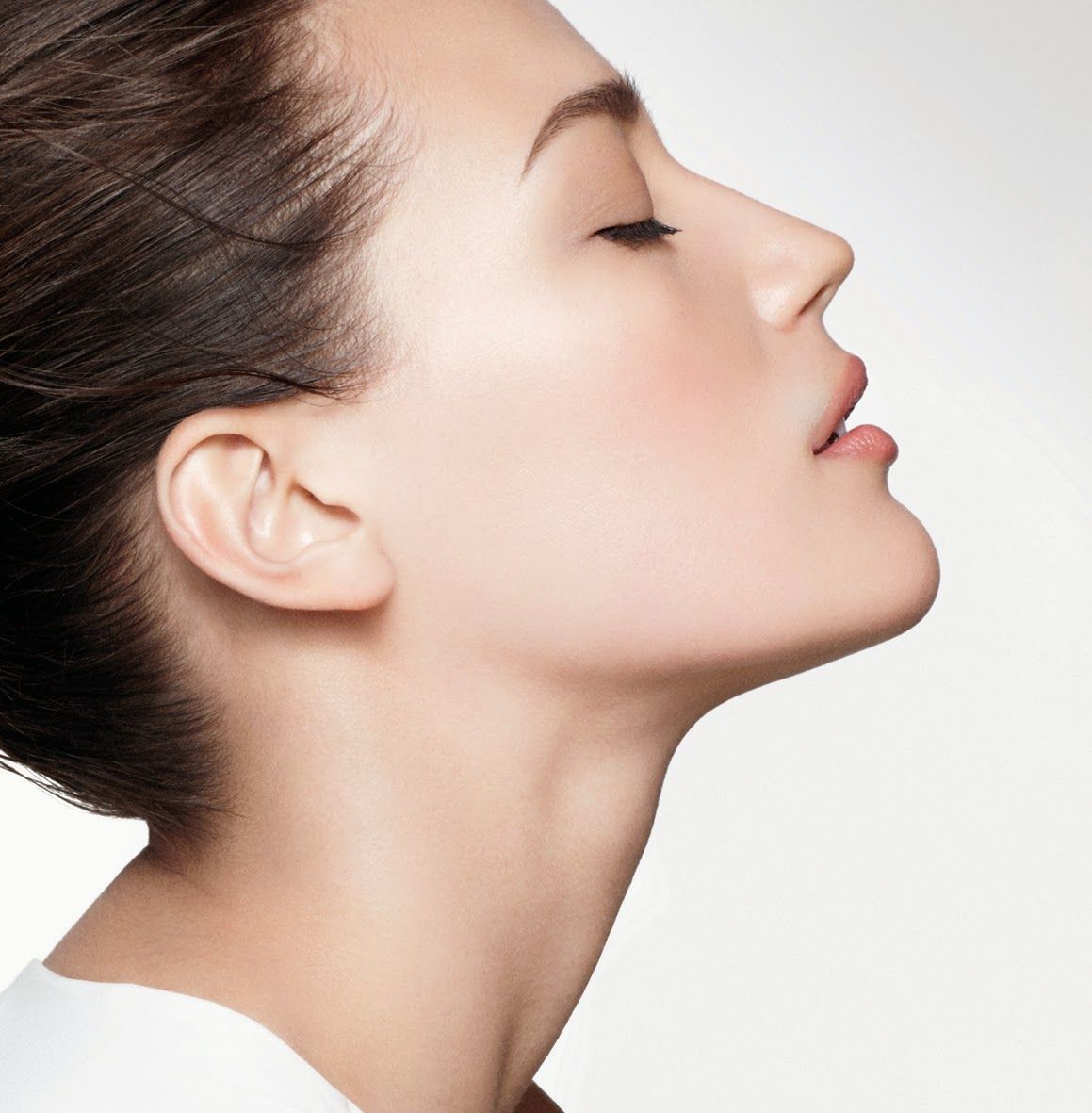 Can Double Chin Removal Stop Premature Aging Signs