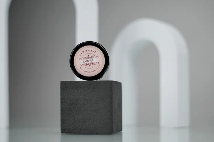 How to Choose the Right Lip Balm for Dry Lips and Sensitive Skin
