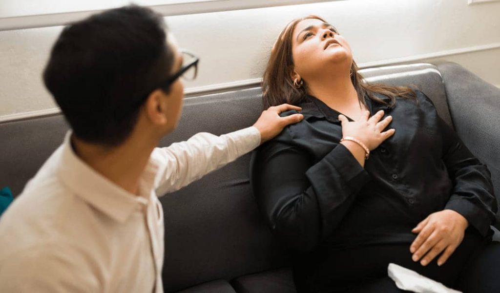 How to Support Someone Going Through Panic Attacks Treatment