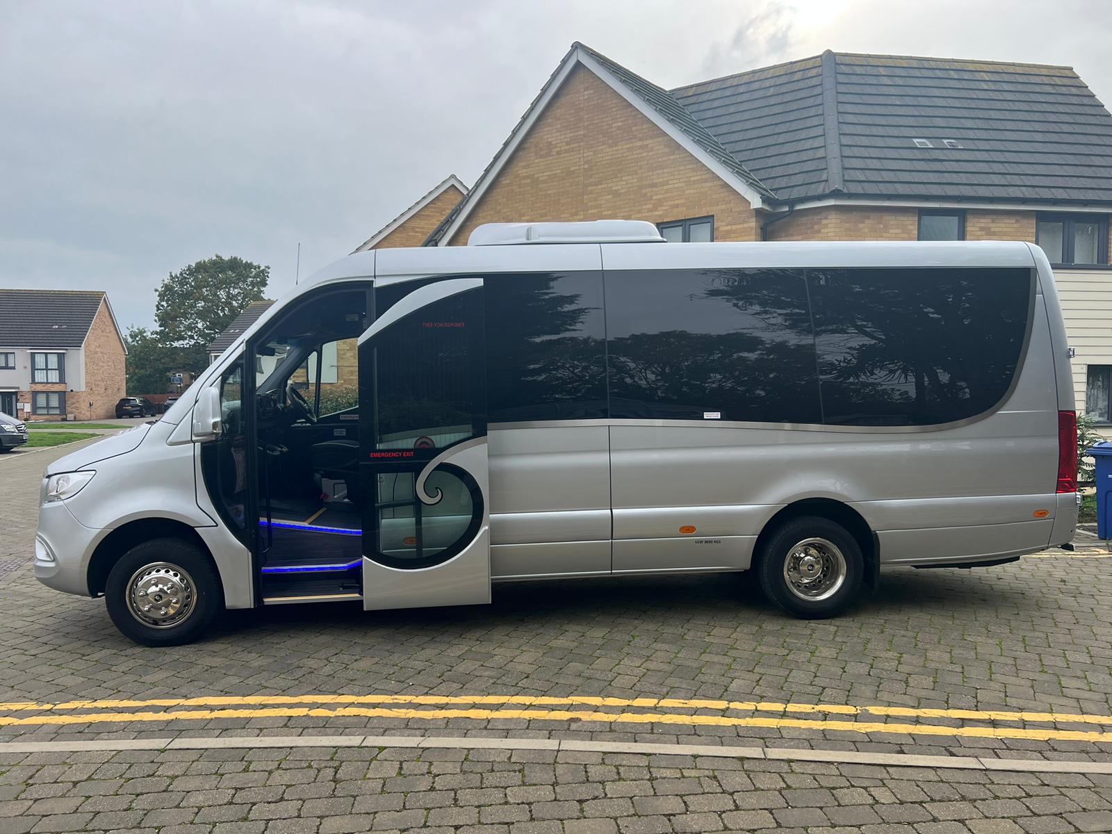 16 seater minibus hire