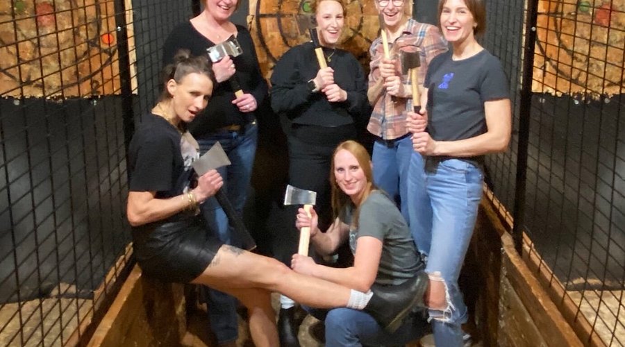 axe throwing game
