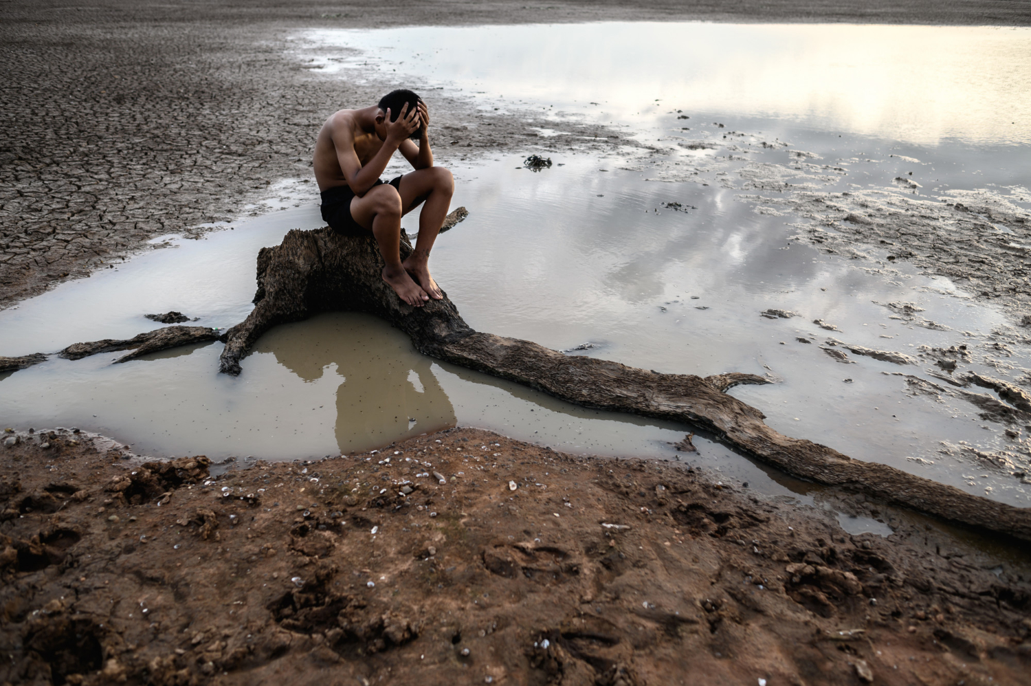 The Impact of Groundwater Depletion on Agriculture, Health, and Daily Life 
