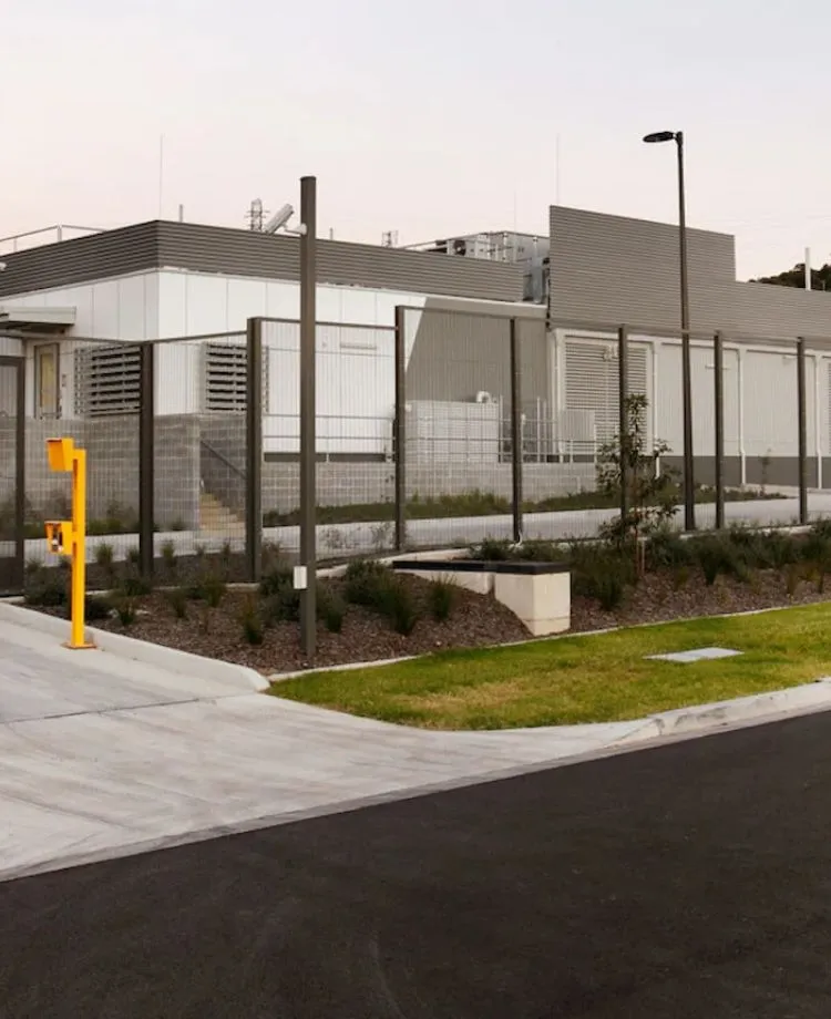 Data centre gate