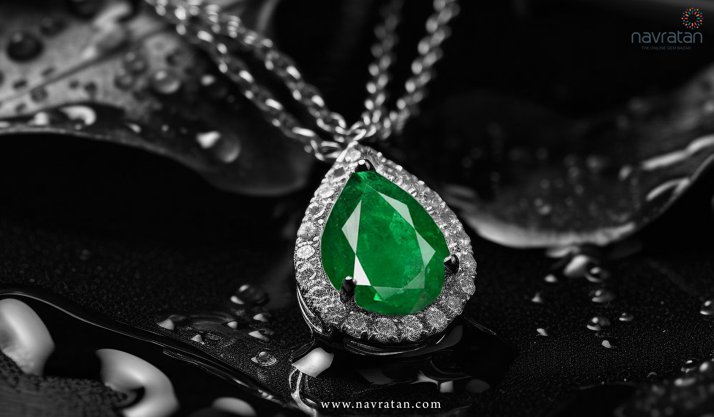 Emerald stone pendant