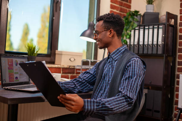 How to Use Comparative Analysis in Assignments