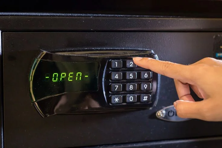 فتح خزنة بدون تلف أبوظبي