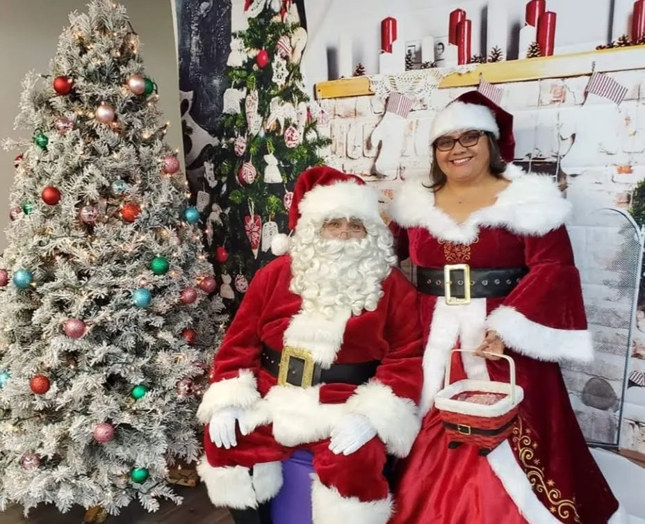 real Santa Claus entertainer